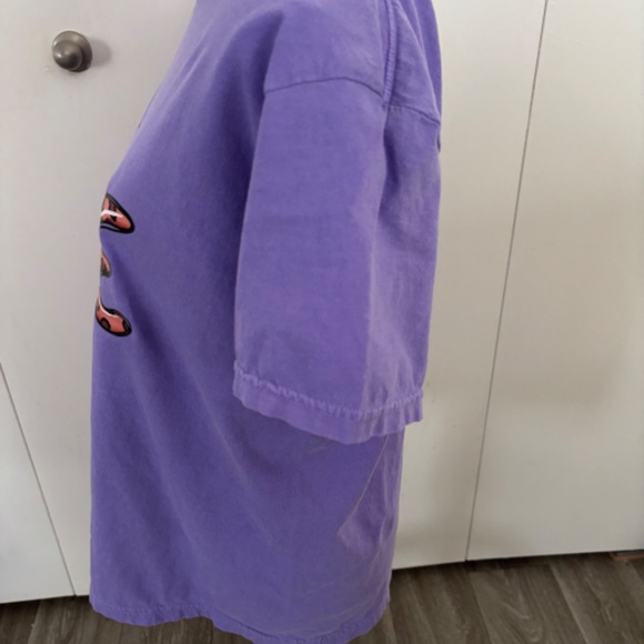 🕔 BRAND NEW NEVER WORN GNOME LOVE TSHIRT SIZE SMALL - Picture 5 of 7